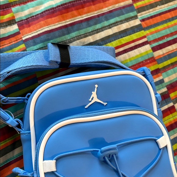 Sale Jordan Crossbody Bag legend blue new tags, beautiful fast shipping - Picture 3 of 8